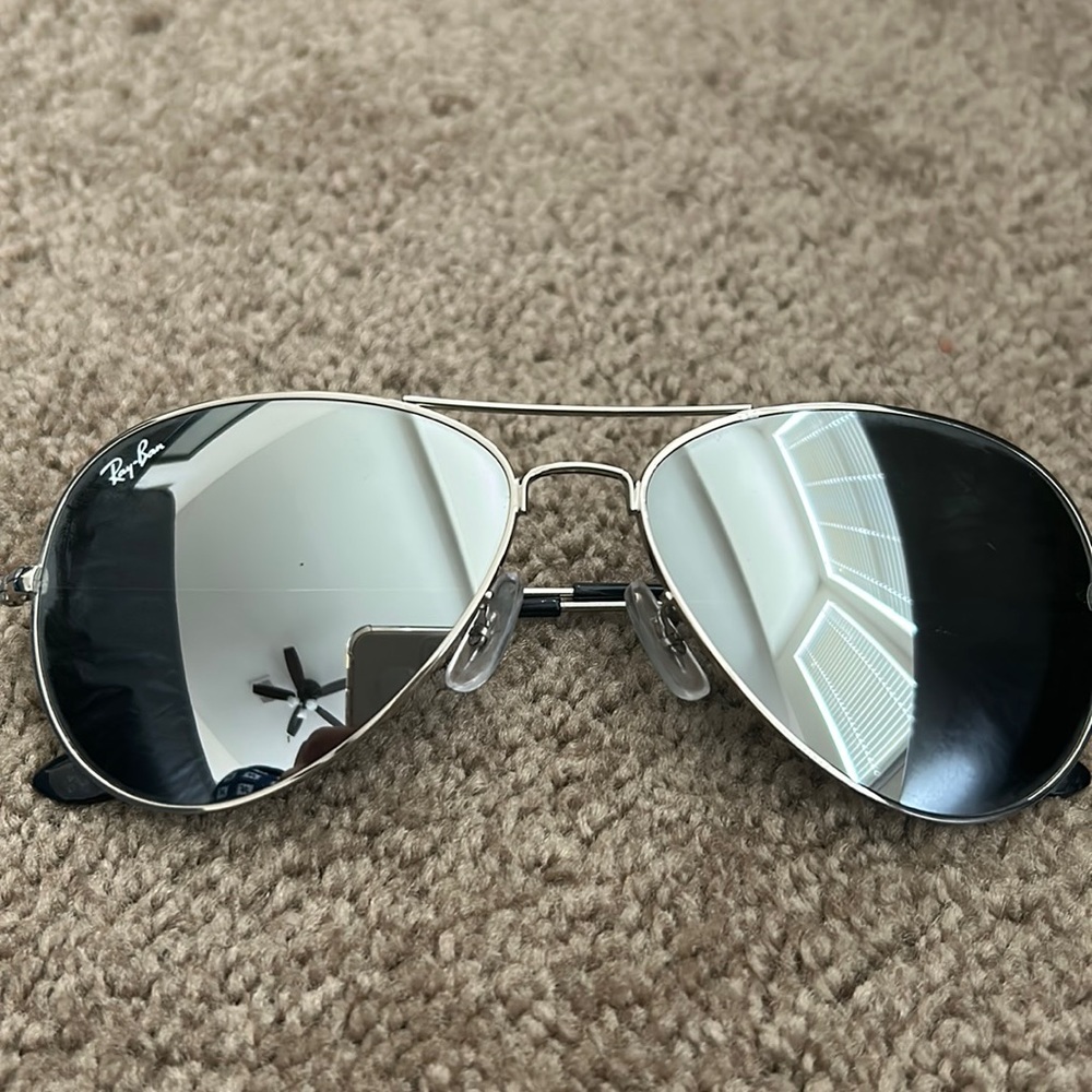 Like new Rayban Silver Aviators